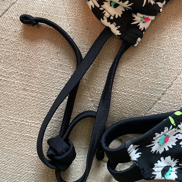 Black Floral 2pc Bikini Swimsuit - Picture 7 of 8